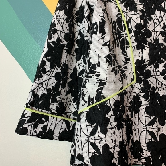IC By Connie K Jacket Black And White Floral Green Piping Statement Button Large - Picture 5 of 7